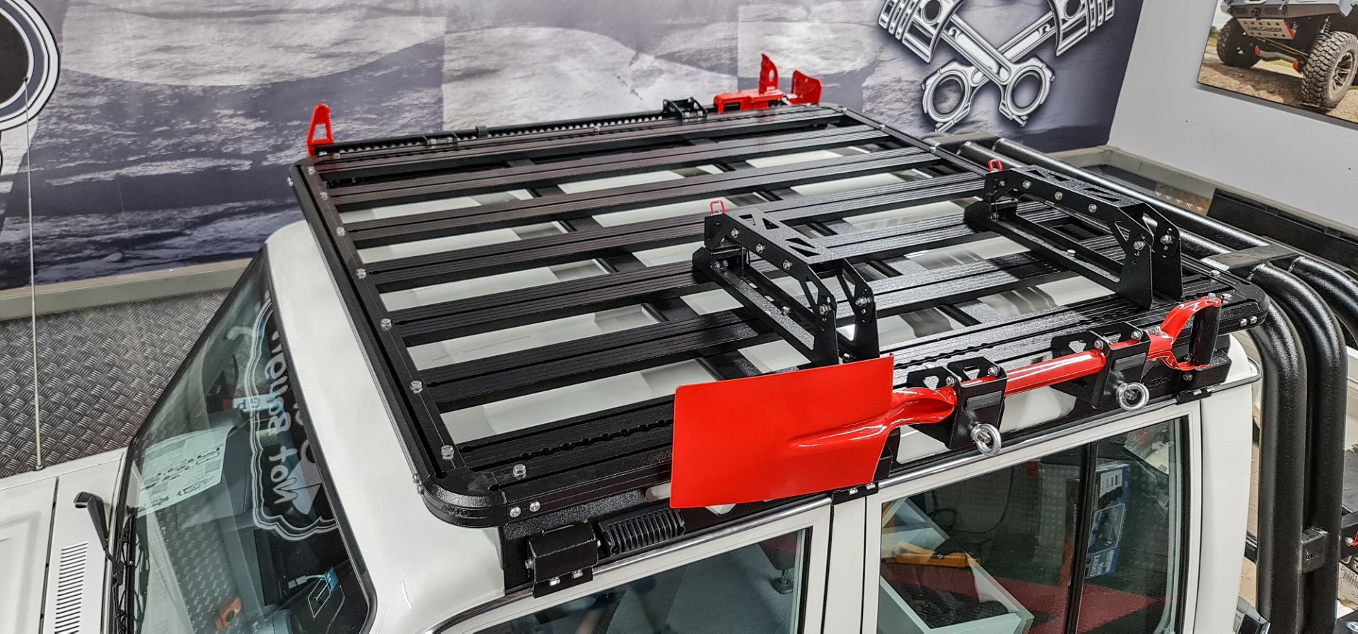 Onca Roofrack Spatenhalterung – Bild 4