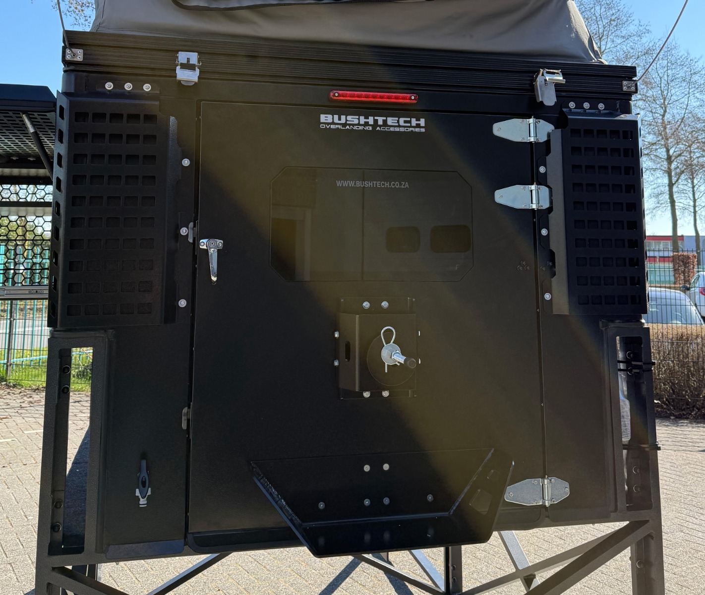 Bushtech Bush Kabine Ersatzradhalterung – Bild 2