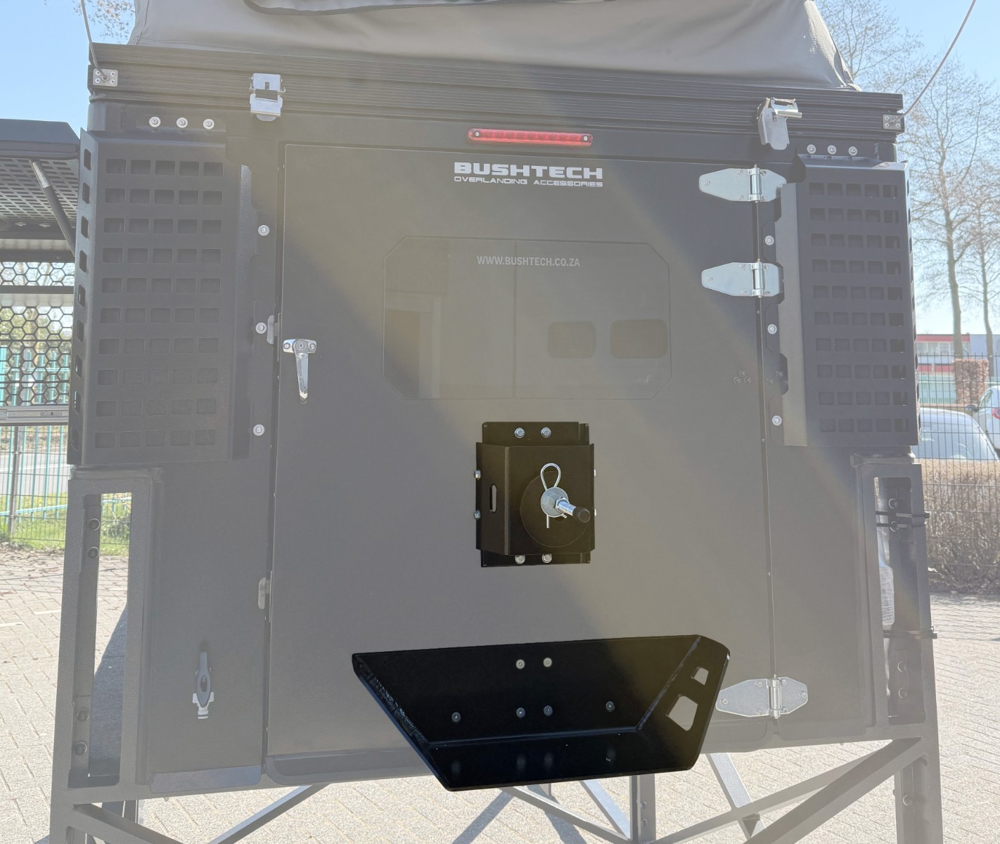 Bushtech Bush Kabine Ersatzradhalterung