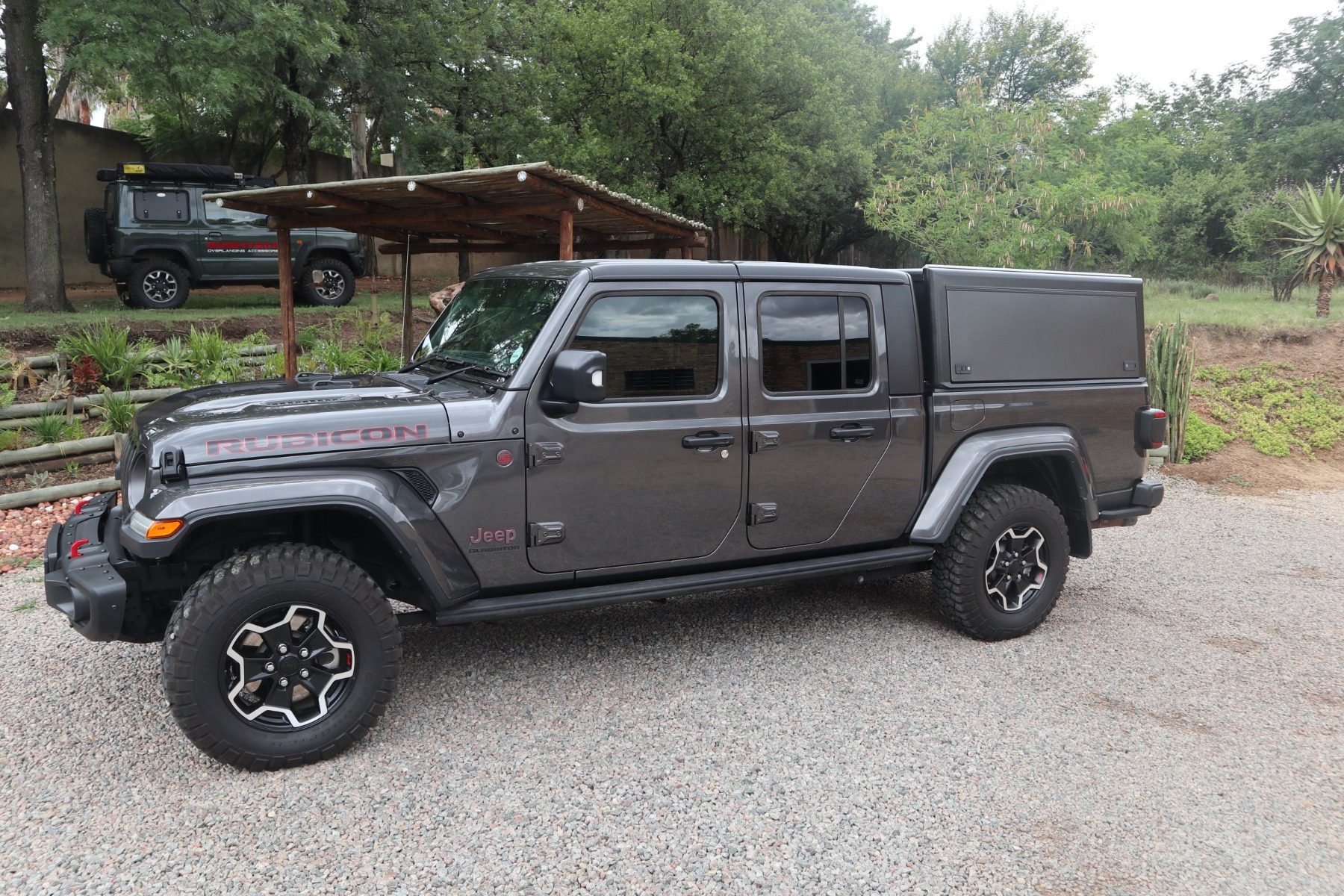 Bushtech Verdeck Jeep Gladiator-Glattes Aluminium-Nicht gefüttert-mit LED-Licht – Bild 3