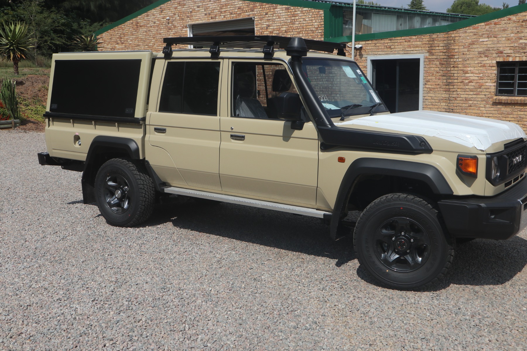 Bushtech Verdeck Toyota Land Cruiser 79-Doppelkabine-Glattes Aluminium-Nicht isoliert-mit LED-Licht