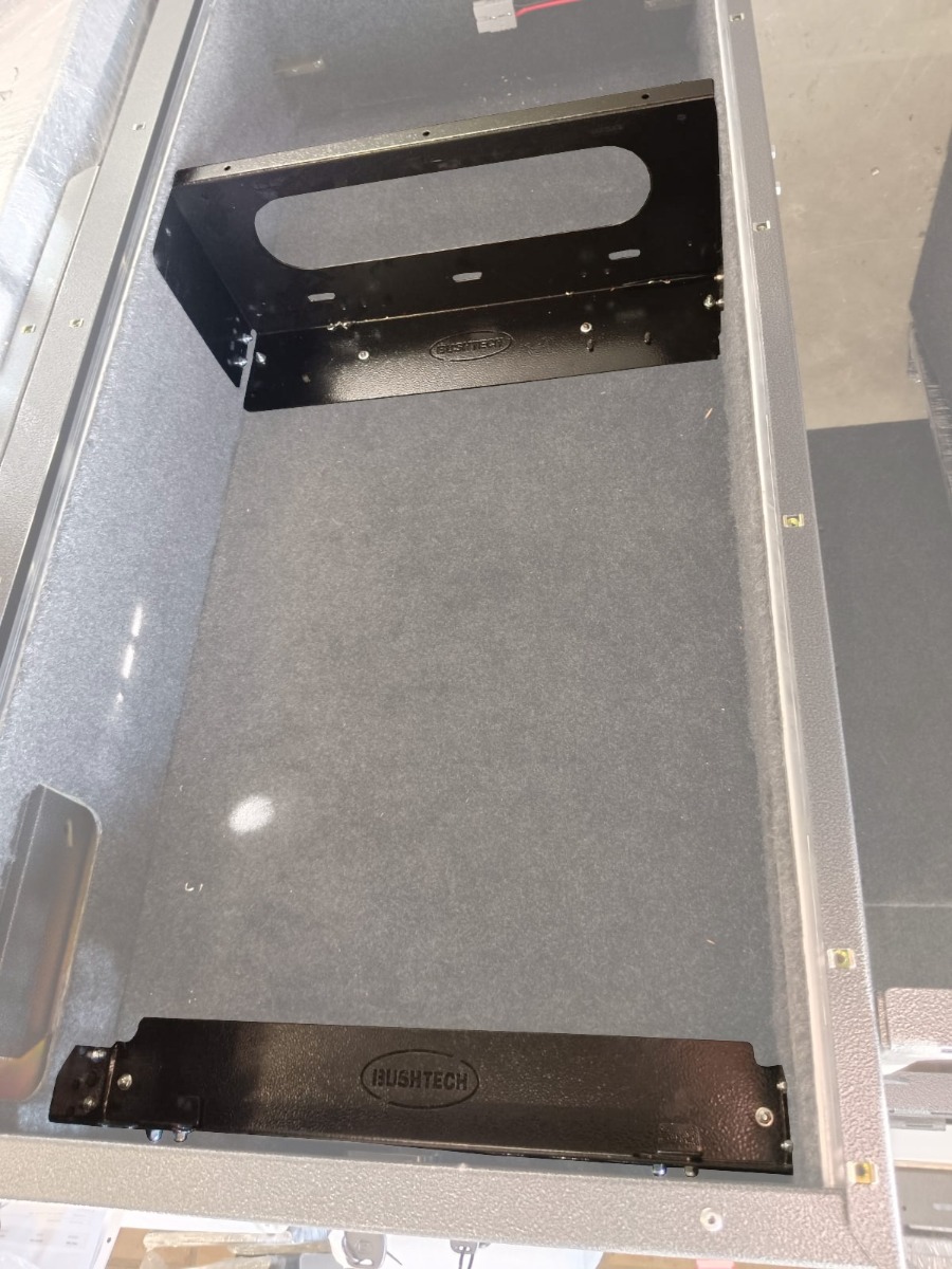 Bushtech Kühlschrank-Einbausatz-90 Liter – Bild 2