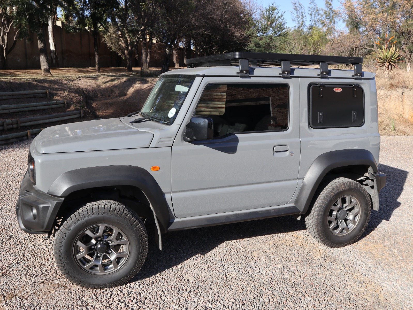Bushtech Suzuki Jimny Gull Wing Fenster-Linke Seite – Bild 3