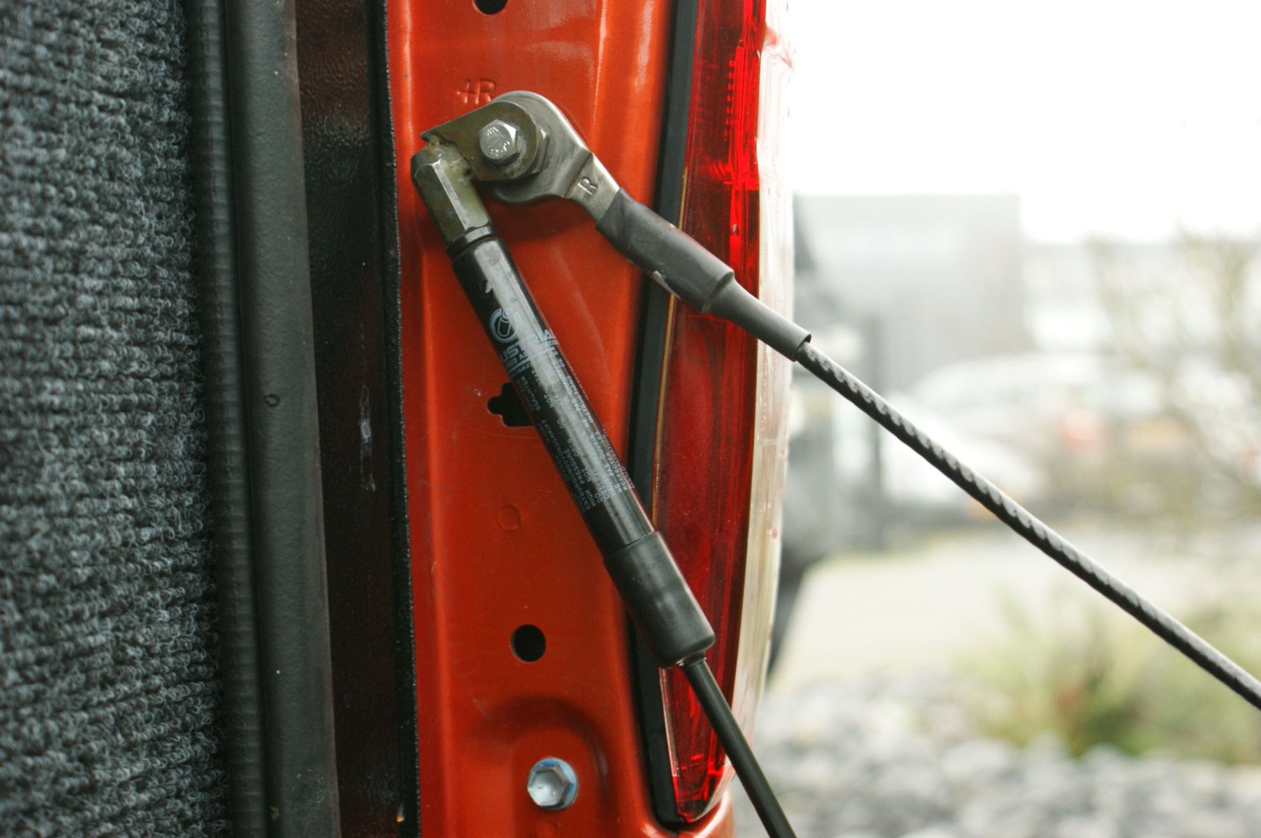 EZDown Heckklappendämpfer Renault Alaskan