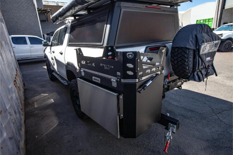 Gobi-X Utility Box Carrier-Rechte Seite-mit Pop-up Tisch-mit Top Carrier