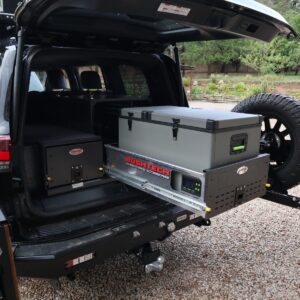 Bushtech Schubladensystem - Toyota Land Cruiser 300-Rechts-Energiekette