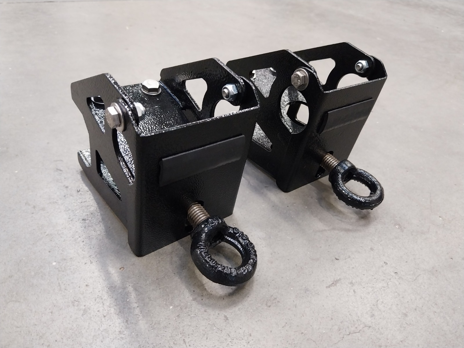 Onca Roofrack Spatenhalterung