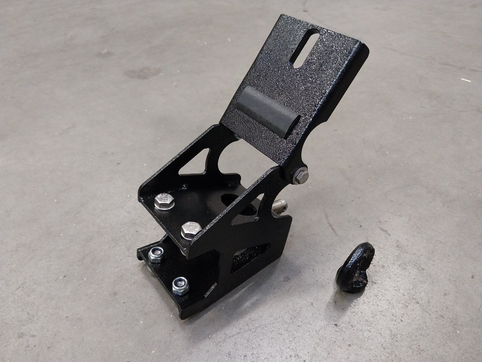 Onca Roofrack Spatenhalterung – Bild 3