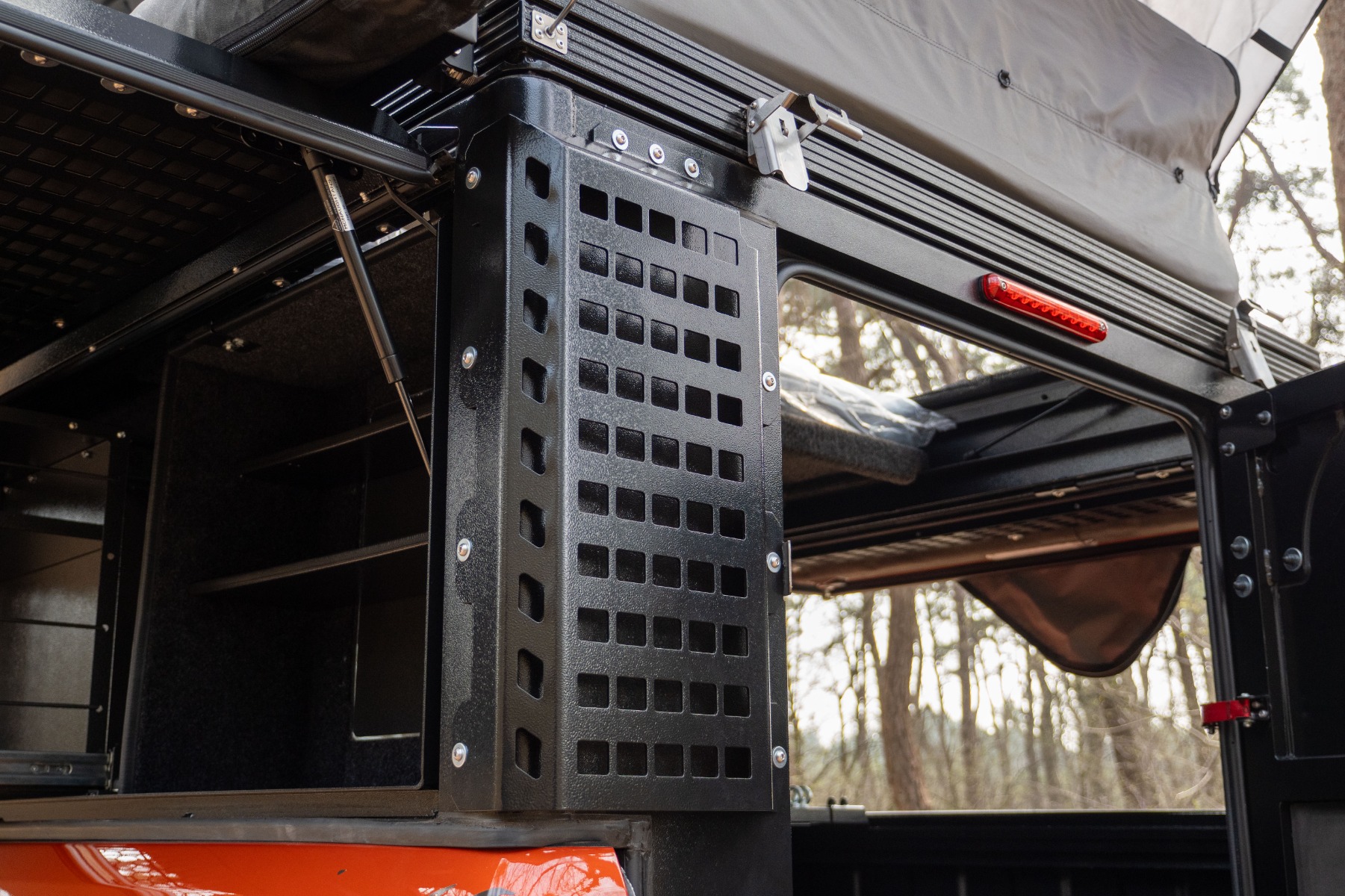 Bushtech Bush Cabin Molle Panels Hintere Ecken – Bild 2