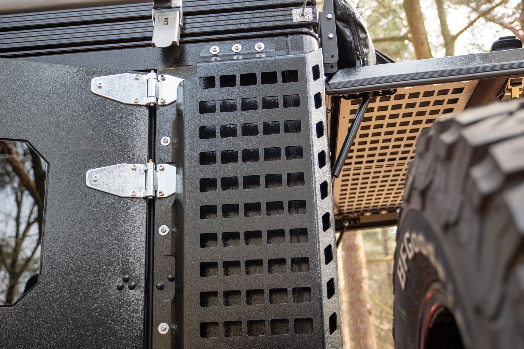 Bushtech Bush Cabin Molle Panels Hintere Ecken
