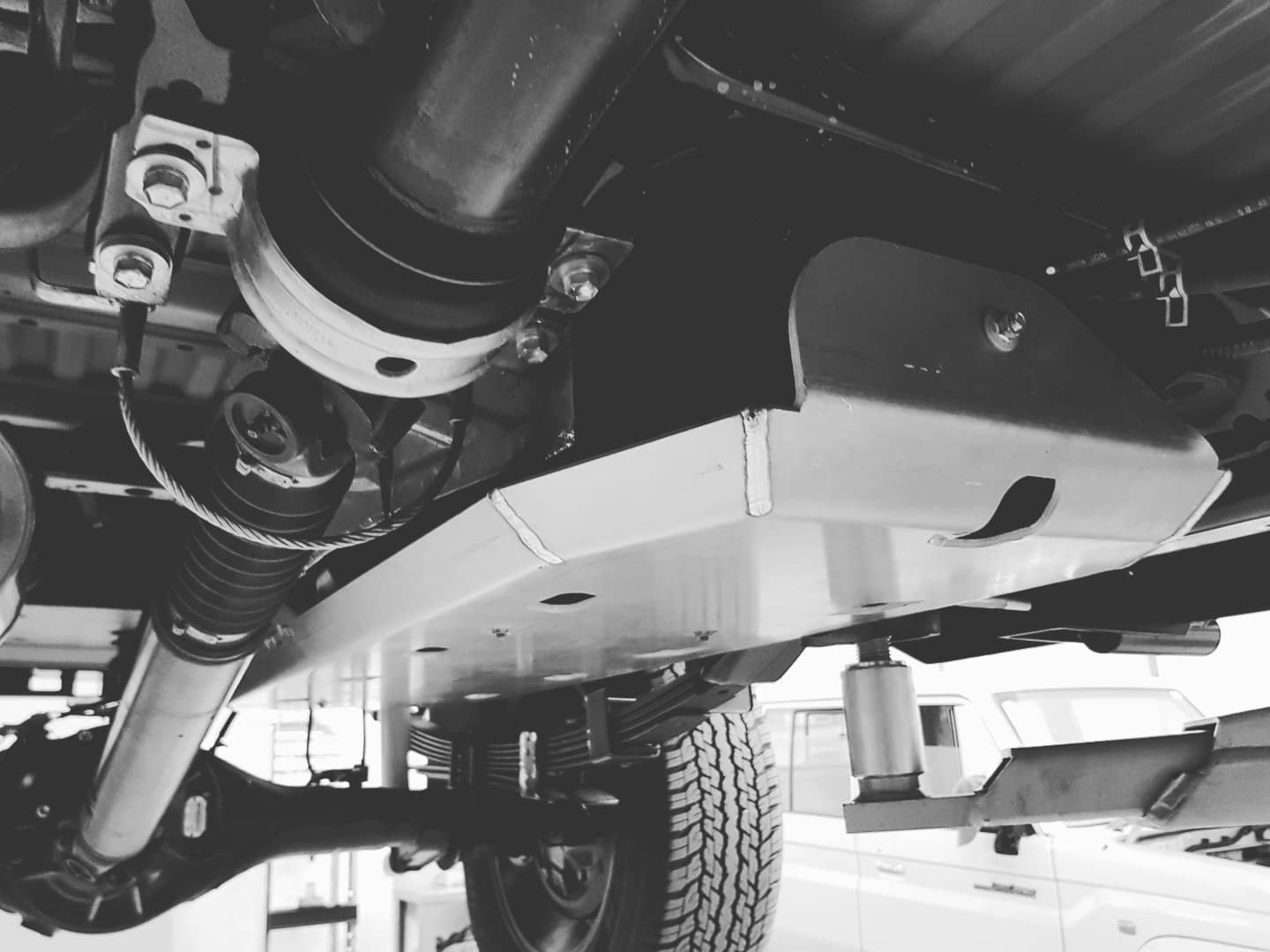 Gobi-X Toyota Hi Lux Revo Skidplate Kraftstofftank